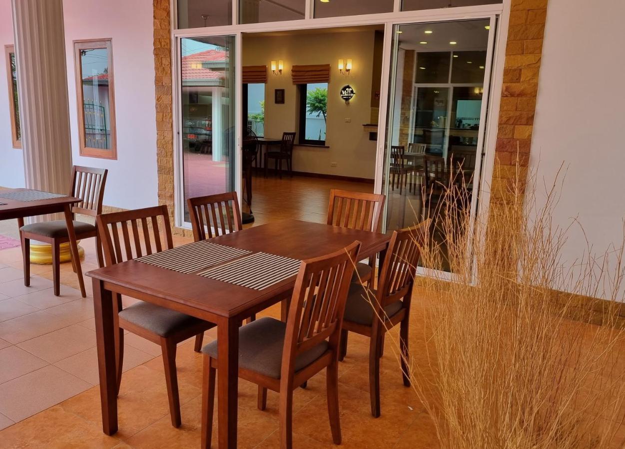 Meyers Hua Hin Hotell Exteriör bild