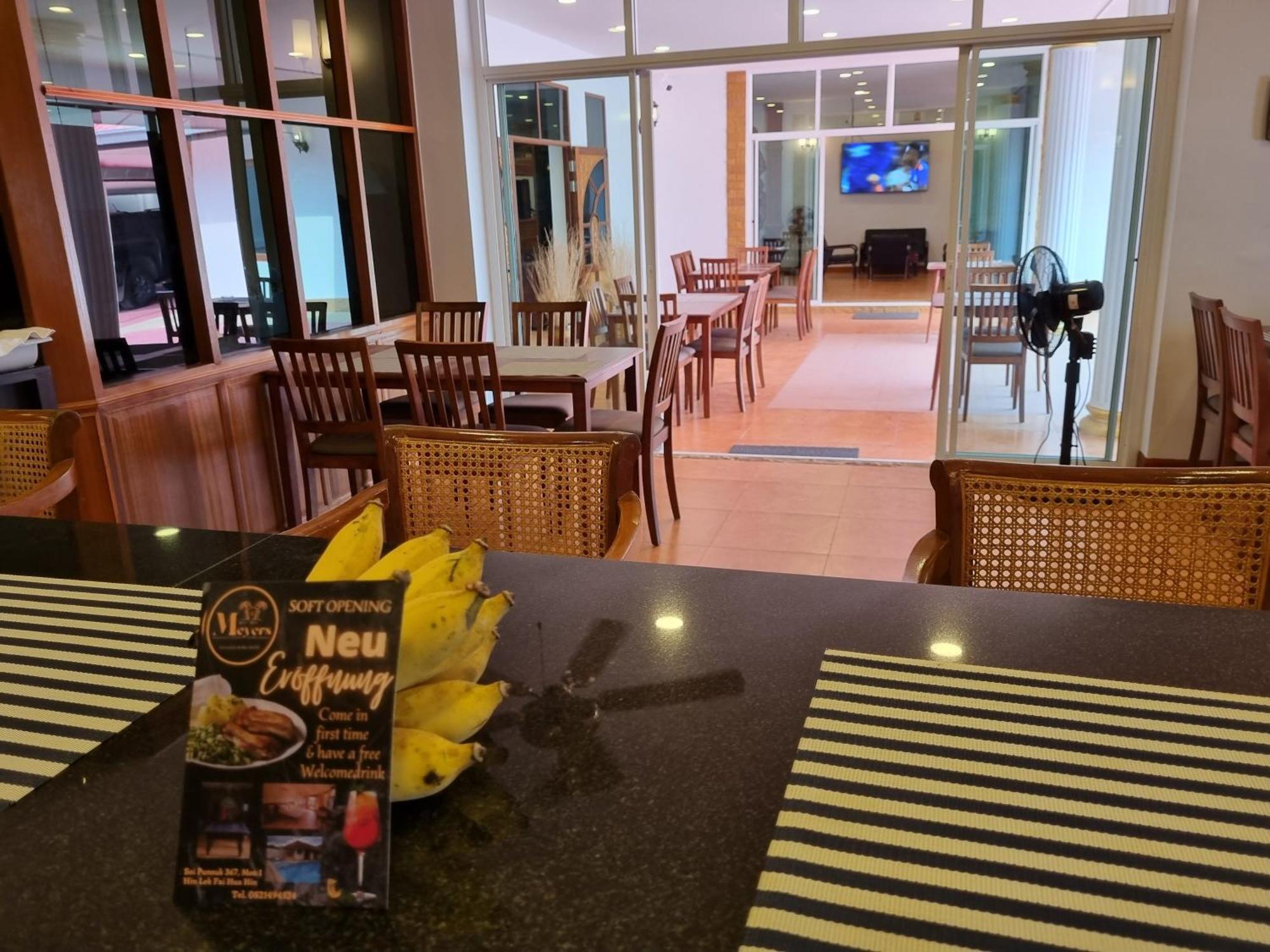 Meyers Hua Hin Hotell Exteriör bild