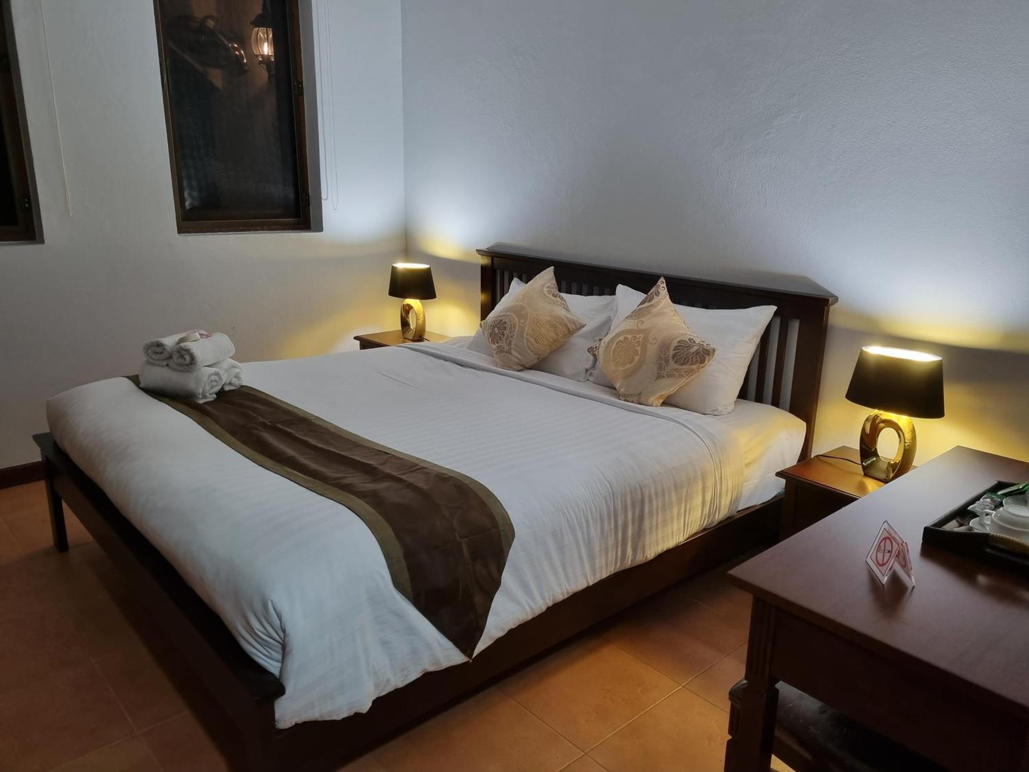 Meyers Hua Hin Hotell Exteriör bild