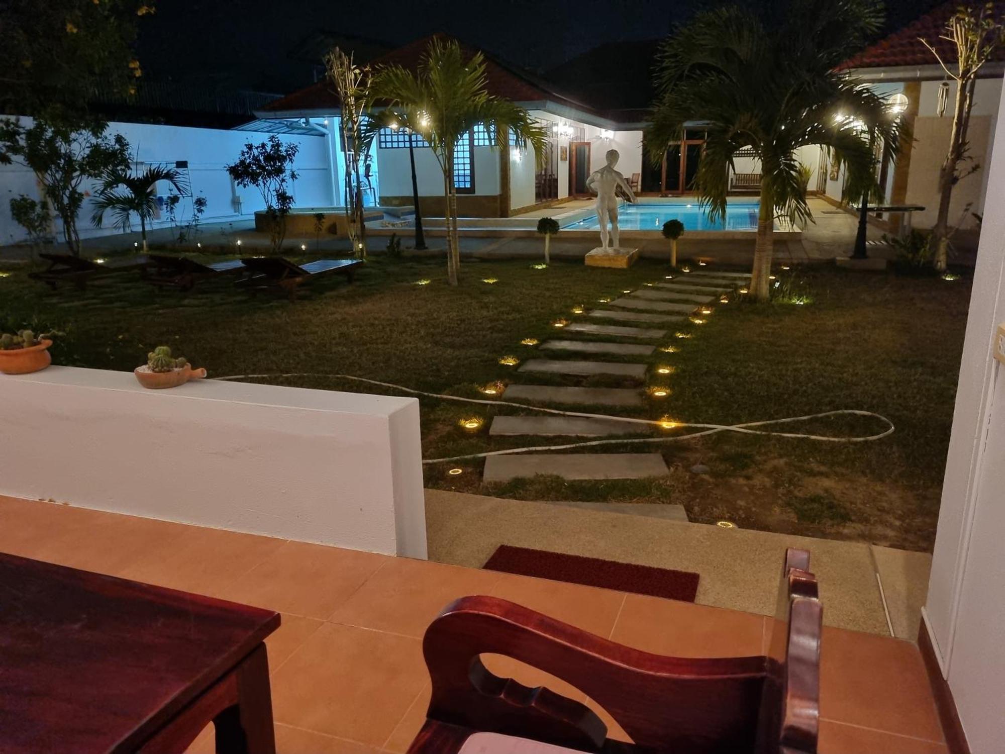 Meyers Hua Hin Hotell Exteriör bild