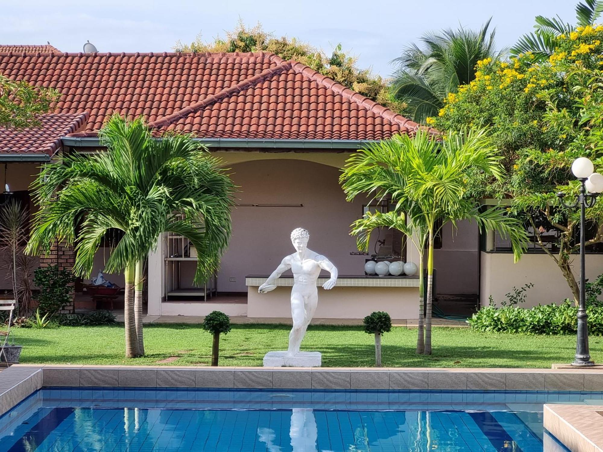 Meyers Hua Hin Hotell Exteriör bild